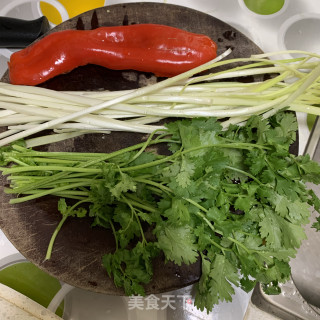 韭黄香菜炒牛肉的做法步骤：2