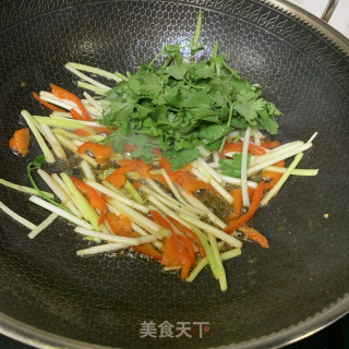 韭黄香菜炒牛肉的做法步骤：10