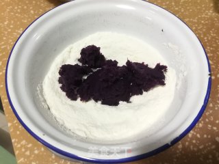 南瓜紫薯棒棒糖馒头的做法步骤：2