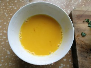 鸡蛋青菜炒面的做法步骤：2