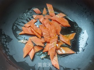 肉丸炖花菜的做法步骤：2
