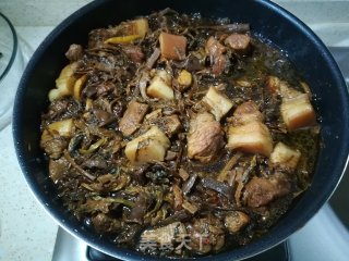 梅干菜烧肉的做法步骤：10
