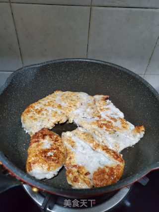 鱼饼炖胡萝卜的做法步骤：4