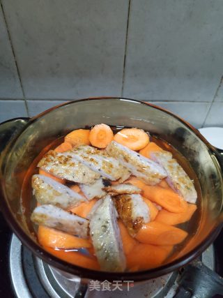 鱼饼炖胡萝卜的做法步骤：6
