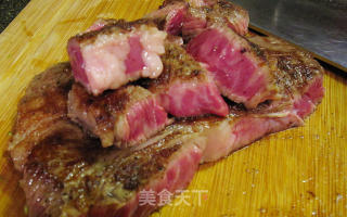 铁板红酒骰子牛肉的做法步骤：3