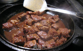 铁板红酒骰子牛肉的做法步骤：6