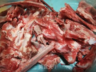 羊脊骨清汤的做法步骤：1
