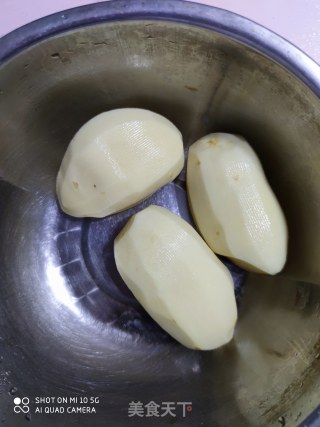 土豆饼的做法步骤：1