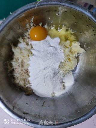 土豆饼的做法步骤：2