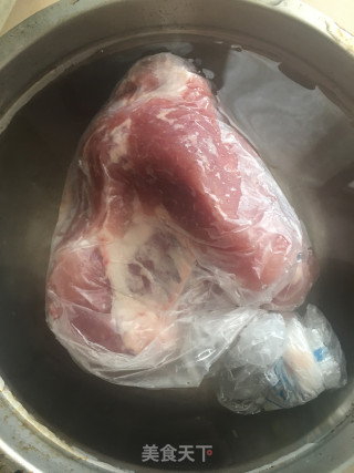 菠菜炖肉丸的做法步骤：2