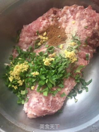 菠菜炖肉丸的做法步骤：4
