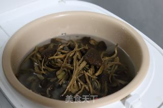 茶树菇炖鸭子的做法步骤：5