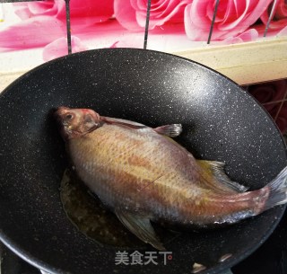 紫薯粉武昌魚的做法步骤：1