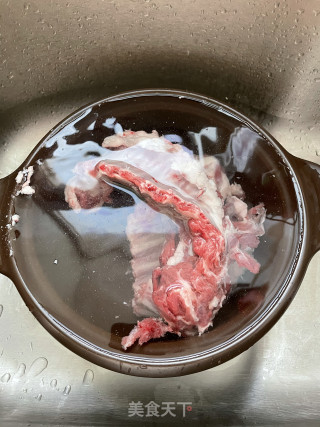 羊排炖白萝卜的做法步骤：1