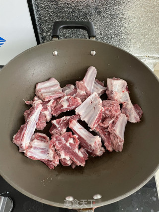 羊排炖白萝卜的做法步骤：2