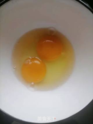 蛋炒饭的做法步骤：2