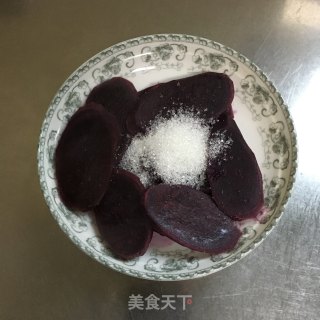 紫薯糯米饼的做法步骤：2