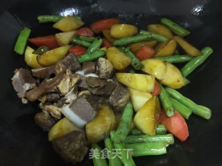 牛肉烩土豆的做法步骤：7