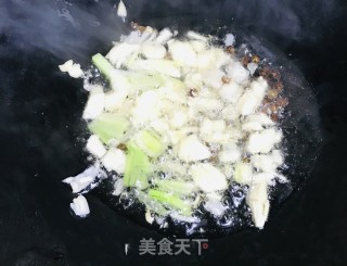 鸡肉炖香菇的做法步骤：3