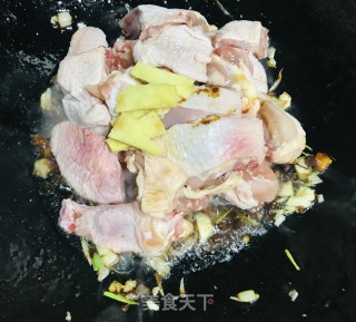 鸡肉炖香菇的做法步骤：5