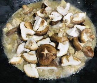 鸡肉炖香菇的做法步骤：8