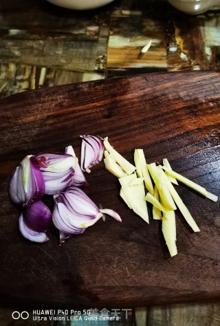 腊八蒜爆猪肚的做法步骤：16