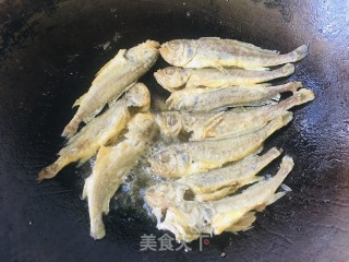 红烧小黄鱼的做法步骤：3