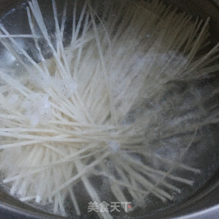 葱油拌面的做法步骤：3