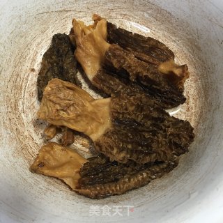 菌菇炖排骨的做法步骤：3