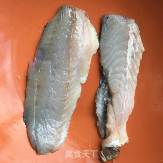 煎鲈鱼的做法步骤：7