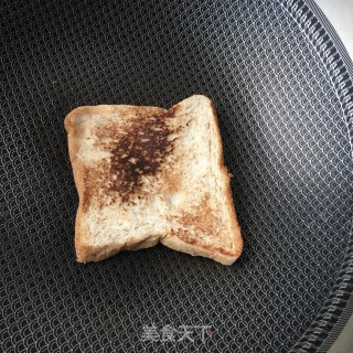 煎鲈鱼的做法步骤：9