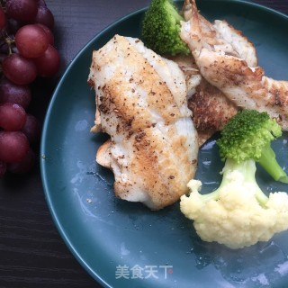煎鲈鱼的做法步骤：17