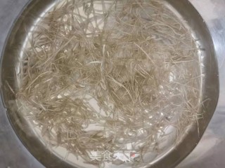 四季豆粉条炖肉丸的做法步骤：2