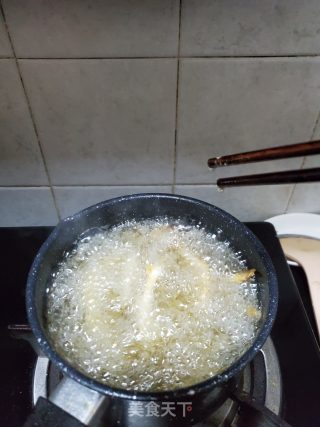 炸小黄花鱼的做法步骤：7