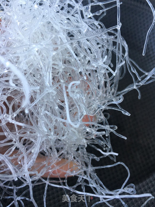 鸽胸肉拌白菜的做法步骤：1