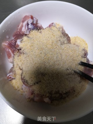 粉蒸排骨的做法步骤：5
