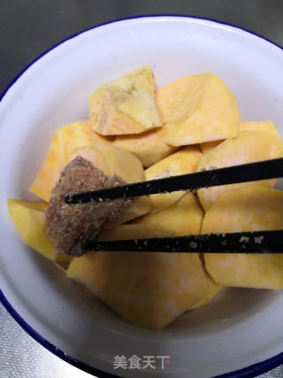 粉蒸排骨的做法步骤：7