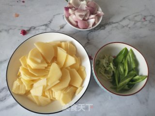 毛葱炒土豆片的做法步骤：3