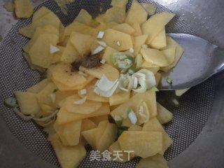 毛葱炒土豆片的做法步骤：5