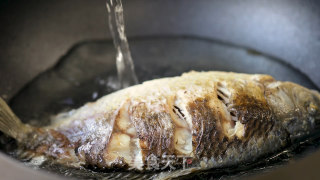 鲫鱼豆腐汤，汤白味鲜很重要的做法步骤：6