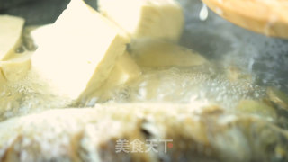 鲫鱼豆腐汤，汤白味鲜很重要的做法步骤：7