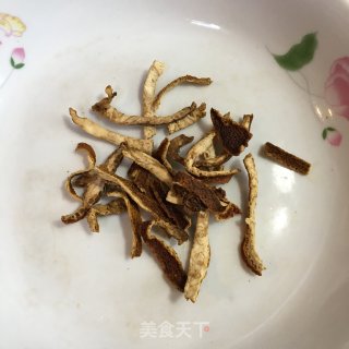 土豆胡萝卜炖牛肉的做法步骤：2