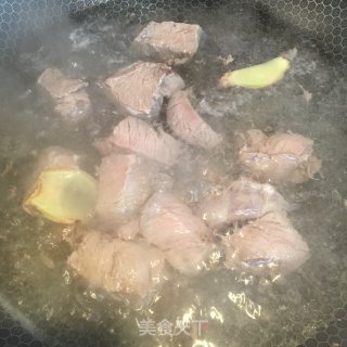 土豆胡萝卜炖牛肉的做法步骤：3