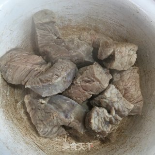土豆胡萝卜炖牛肉的做法步骤：4