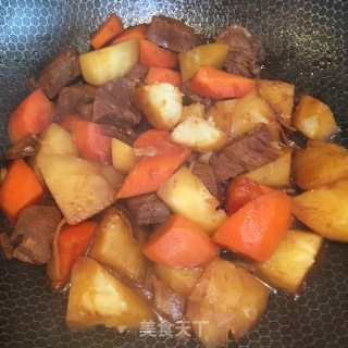 土豆胡萝卜炖牛肉的做法步骤：13