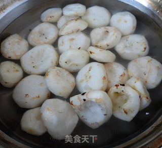 桂花蜜汁荸荠的做法步骤：2