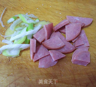 火腿肠炒菜花的做法步骤：3