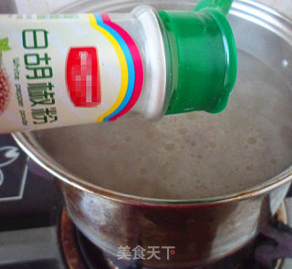 清炖鸡腿榨菜面的做法步骤：5