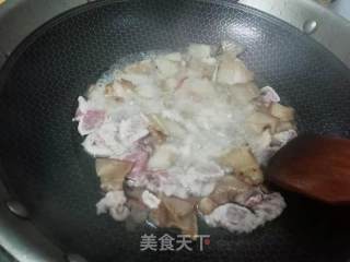五花肉炖豆角干的做法步骤：1