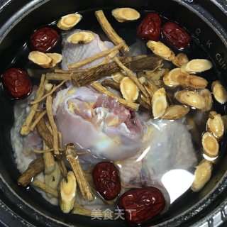 党参黄芪炖老母鸡的做法步骤：4
